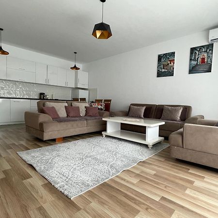 פרישטינה Entire Apartment - Near The Center מראה חיצוני תמונה