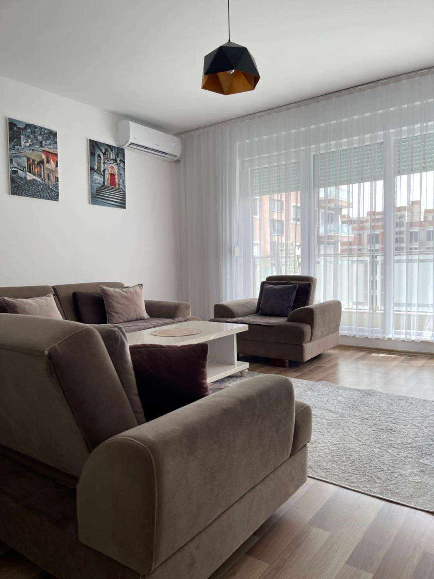 פרישטינה Entire Apartment - Near The Center מראה חיצוני תמונה