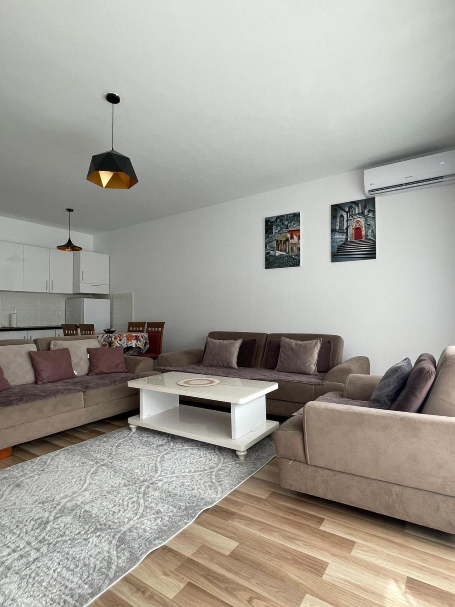 פרישטינה Entire Apartment - Near The Center מראה חיצוני תמונה