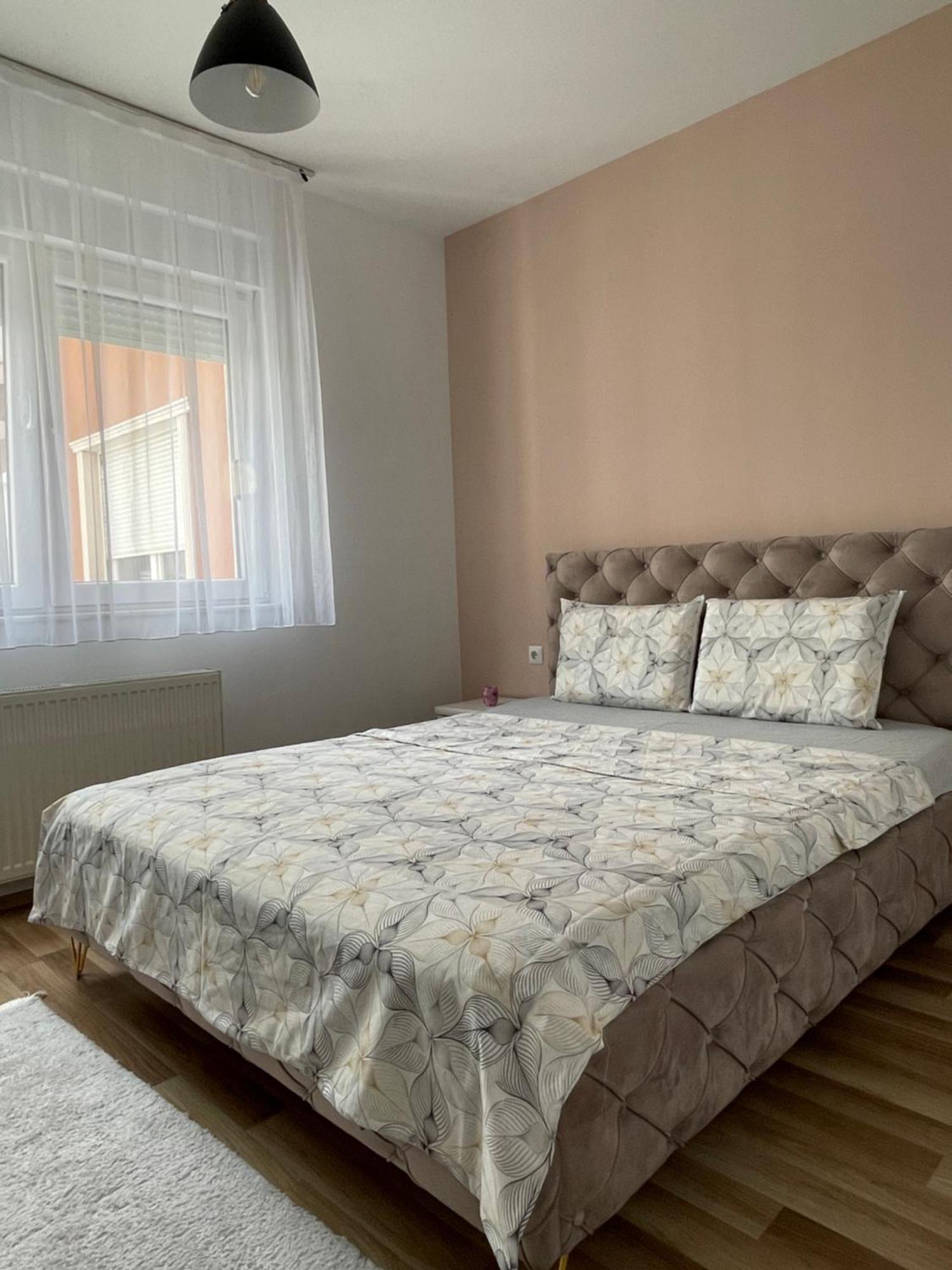 פרישטינה Entire Apartment - Near The Center מראה חיצוני תמונה