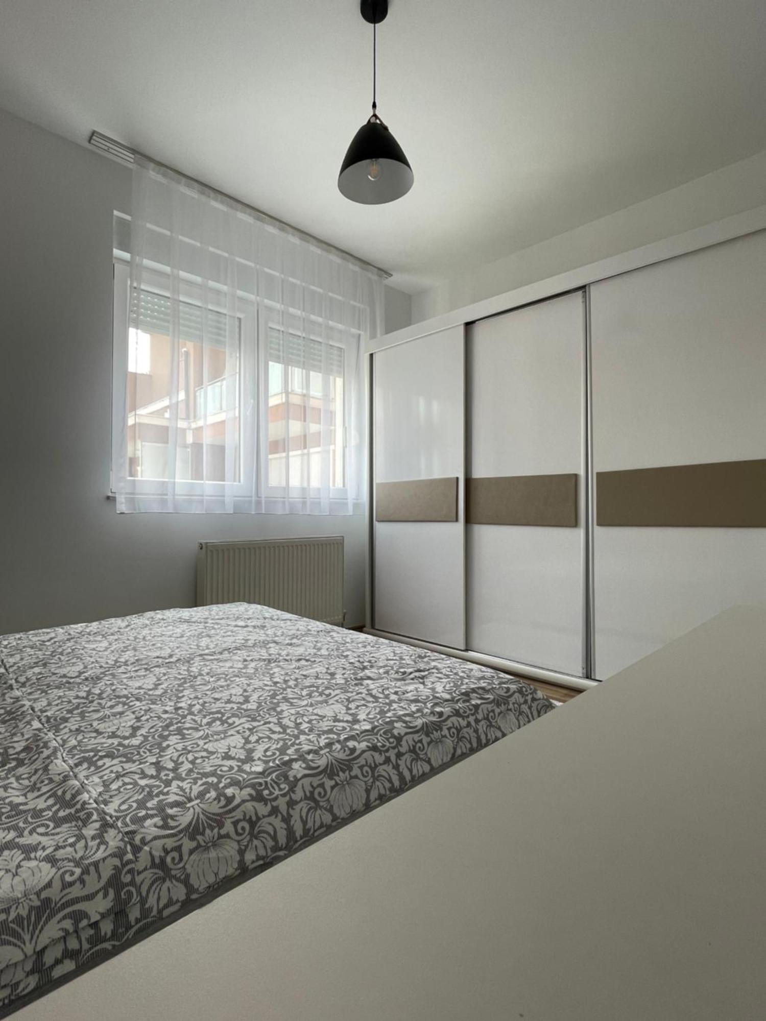 פרישטינה Entire Apartment - Near The Center מראה חיצוני תמונה